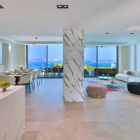 Infinity Sky - Private Pool - Panoramic Sea View Apartament Kaş