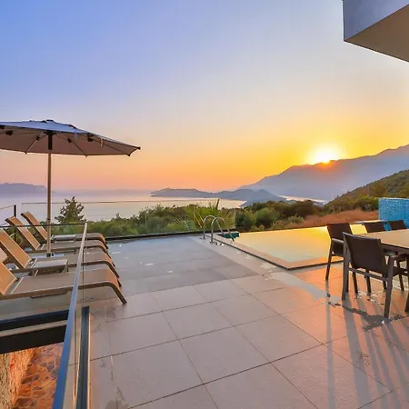 Apartament Infinity Sky - Private Pool - Panoramic Sea View