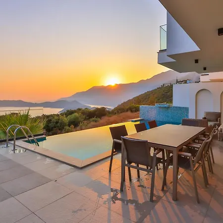 Infinity Sky - Private Pool - Panoramic Sea View Apartament *