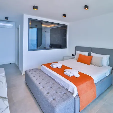 Infinity Sky - Private Pool - Panoramic Sea View Apartament