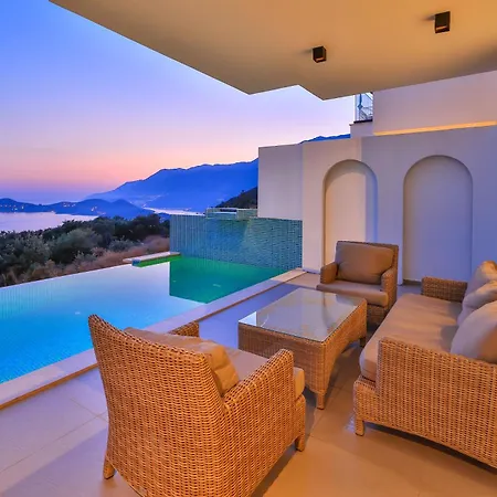 Apartament Infinity Sky - Private Pool - Panoramic Sea View *