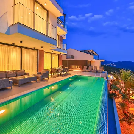 Infinity Sky - Private Pool - Panoramic Sea View Apartament Kaş